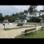 T4 Piscine Et Tennis