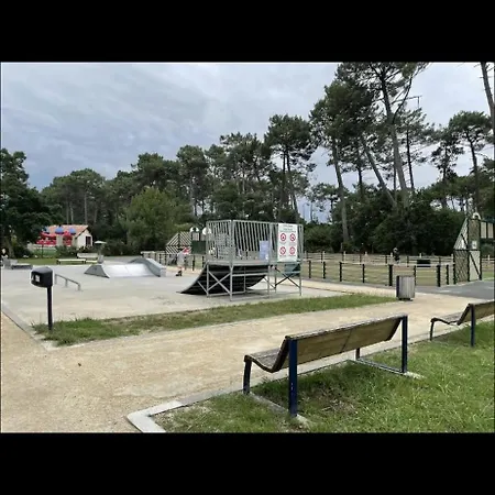 T4 Piscine Et Tennis