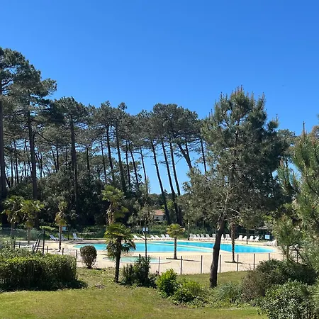 Chalet T4 Piscine Et Tennis