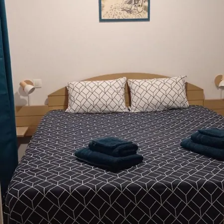 Chalé T4 Piscine Et Tennis *