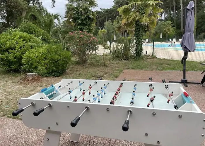 T4 Piscine Et Tennis