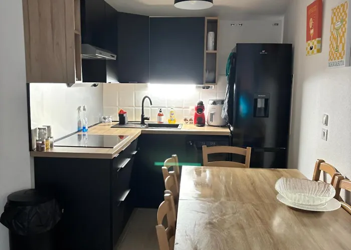 T4 Piscine Et Tennis * Ондр